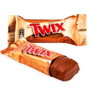 Конфеты Твикс в новогоднем наборе Дом с окошками M&M`s